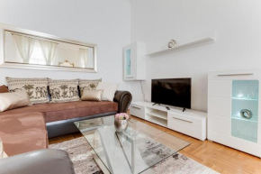 OLD TOWN ROYAL APARTMENT WITH GIANT TERRACE, Prague